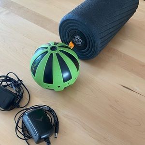 Hyperice hypersphere and vyper with charging cords